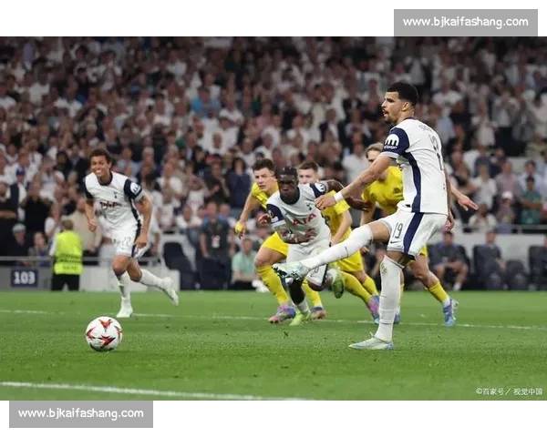 热刺对阵曼联英超焦点战火爆上演胜负走向引发热议球迷关注战术博弈